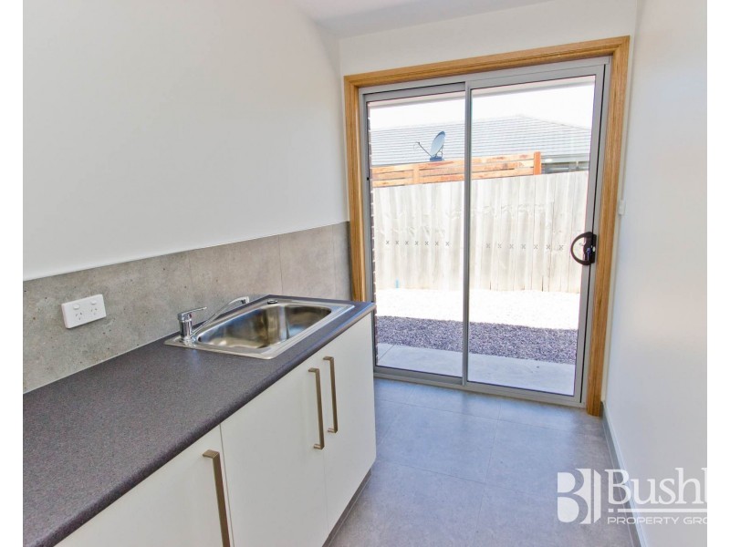 12 Senator Court, Newnham TAS 7248