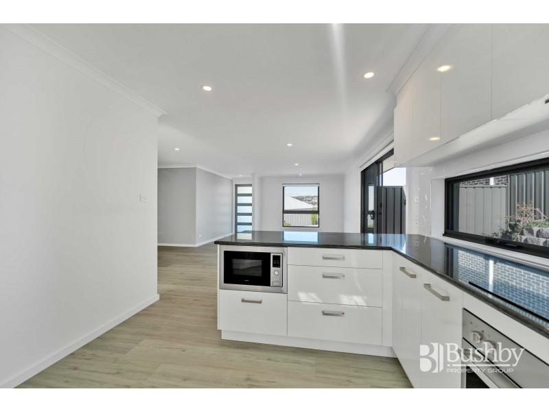 2/4 Whymper Court, Prospect Vale TAS 7250