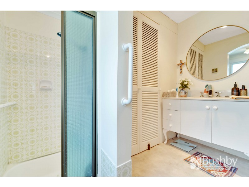 8 St Georges Square, East Launceston TAS 7250