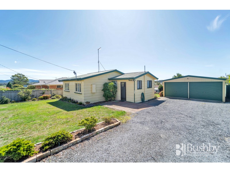 8 Ernest Street, Beauty Point TAS 7270