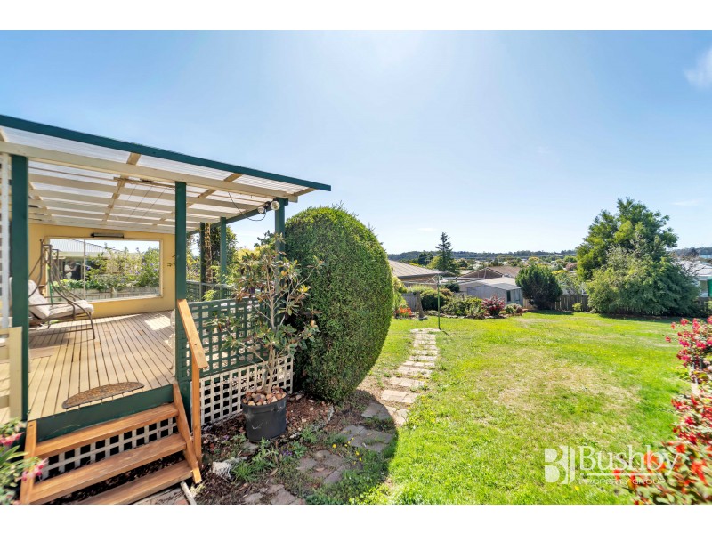 8 Ernest Street, Beauty Point TAS 7270