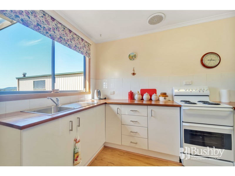 8 Ernest Street, Beauty Point TAS 7270