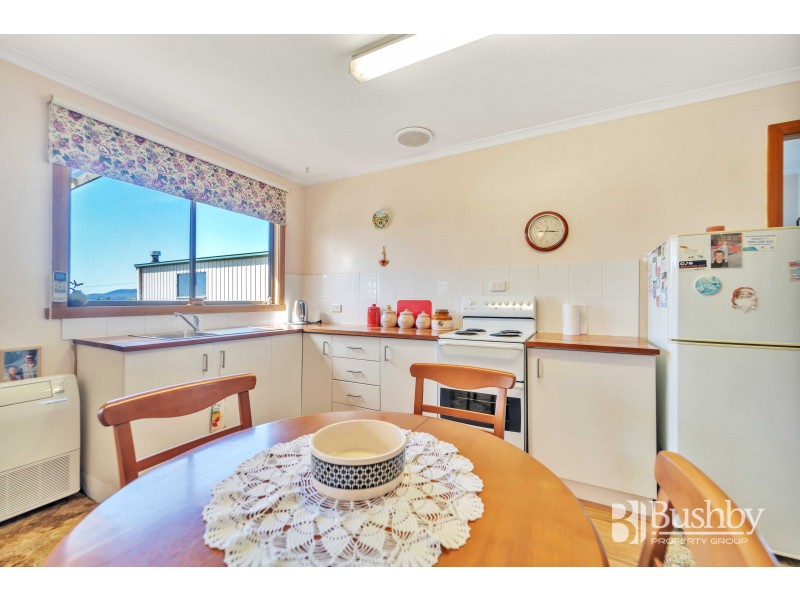 8 Ernest Street, Beauty Point TAS 7270