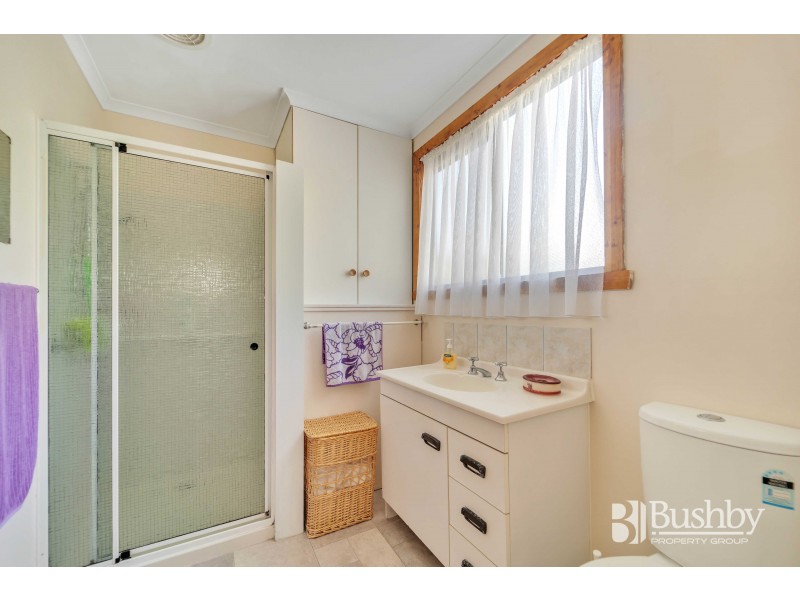 8 Ernest Street, Beauty Point TAS 7270