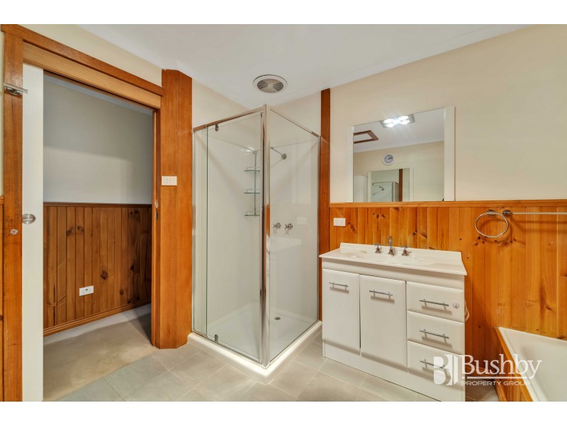 15 Julie Crescent, Newnham TAS 7248