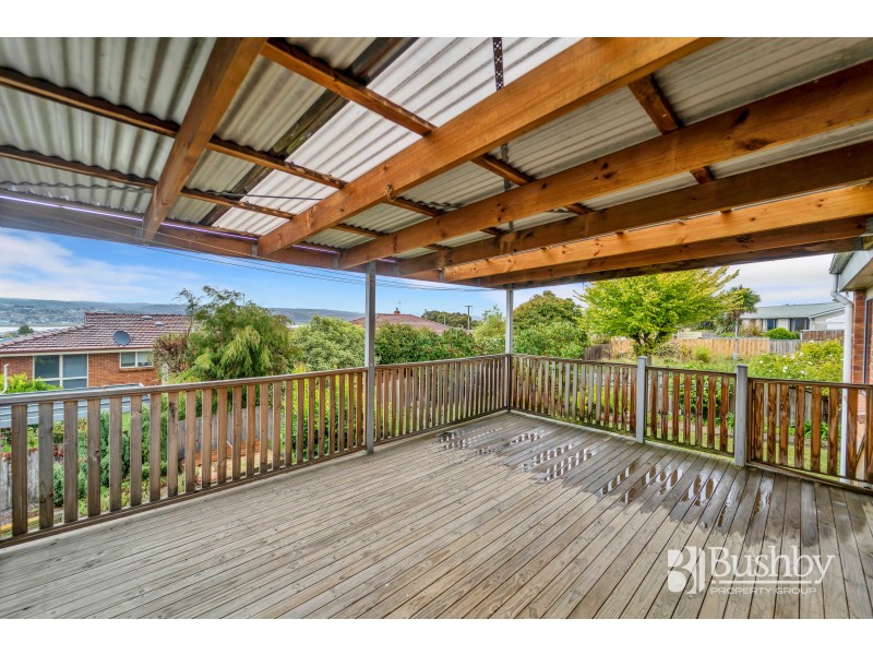 15 Julie Crescent, Newnham TAS 7248