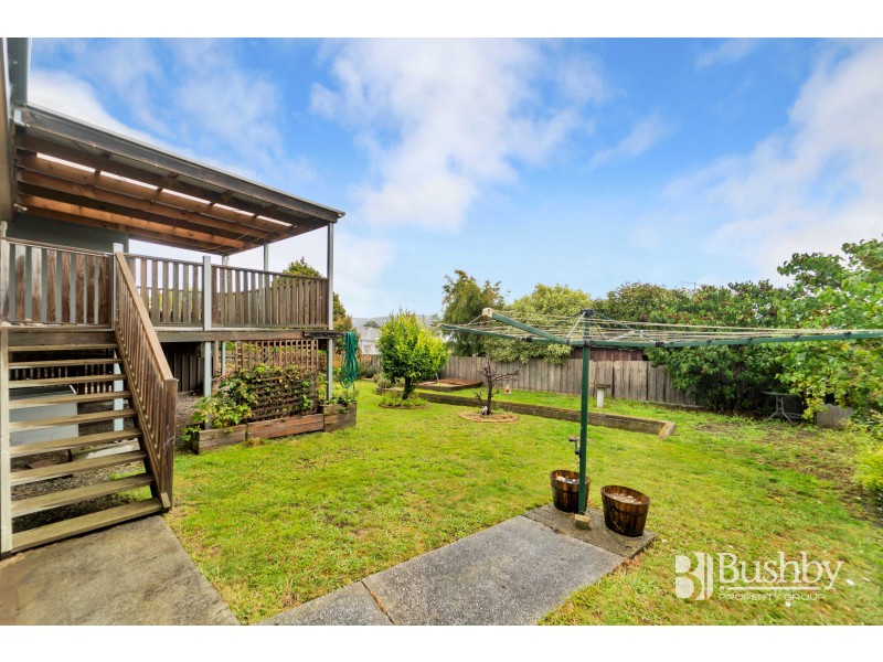 15 Julie Crescent, Newnham TAS 7248