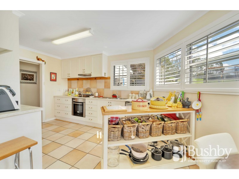 93 Gravelly Beach Rd, Gravelly Beach TAS 7276