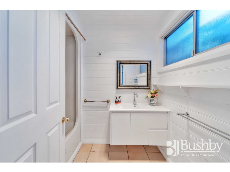 93 Gravelly Beach Rd, Gravelly Beach TAS 7276