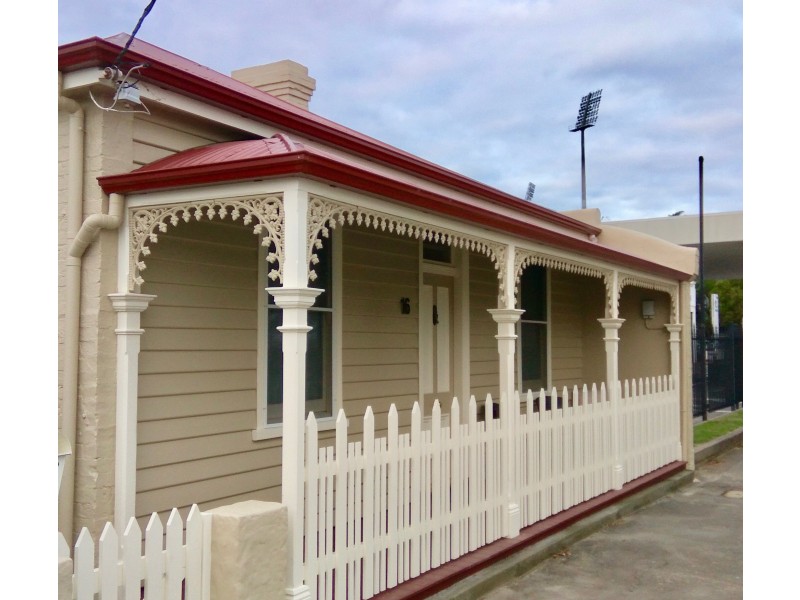 16 Gleadow St, Invermay TAS 7248