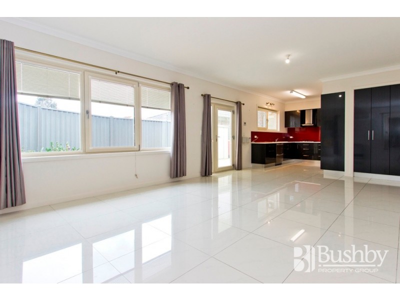 2/22 Legges Crescent, Prospect TAS 7250