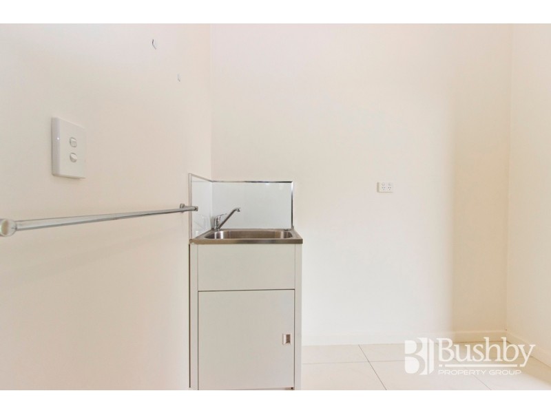 2/22 Legges Crescent, Prospect TAS 7250