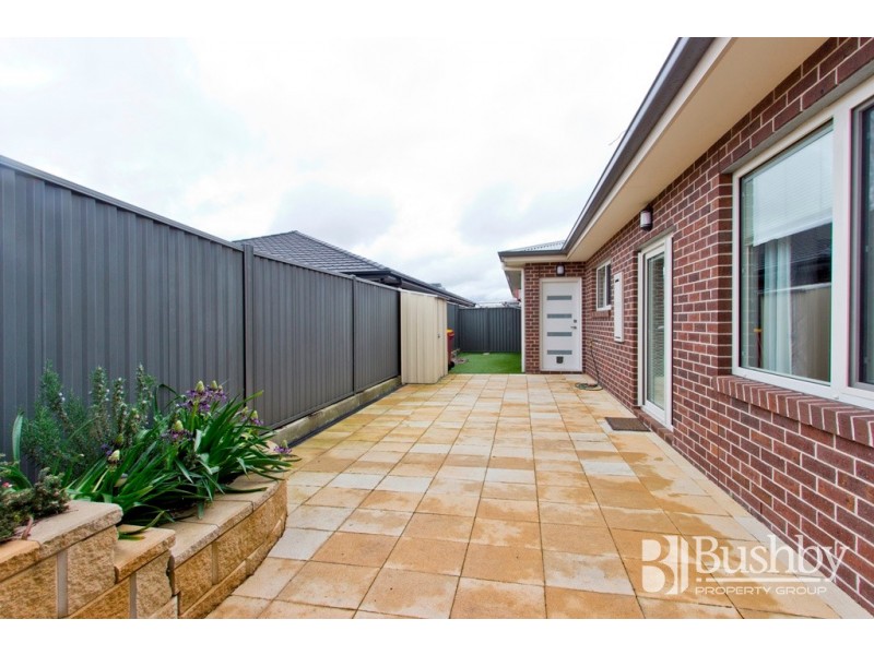 2/22 Legges Crescent, Prospect TAS 7250