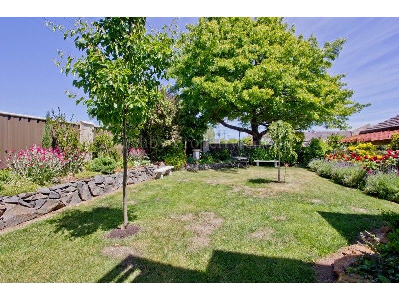 2 Kensington Gardens, Norwood TAS 7250