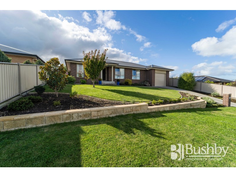 18 Dafnis Drive, Newnham TAS 7248