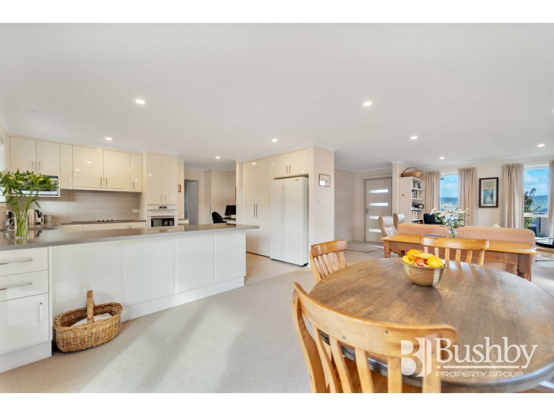 18 Dafnis Drive, Newnham TAS 7248