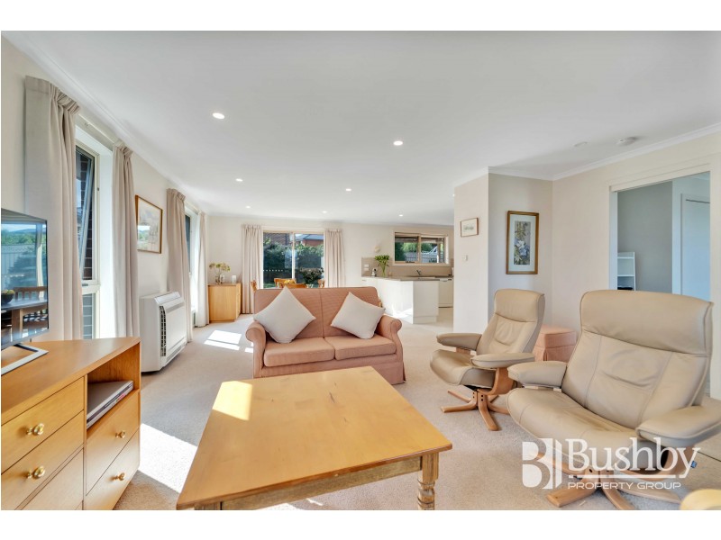 18 Dafnis Drive, Newnham TAS 7248