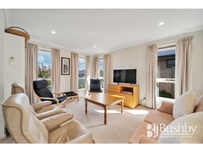 18 Dafnis Drive, Newnham TAS 7248