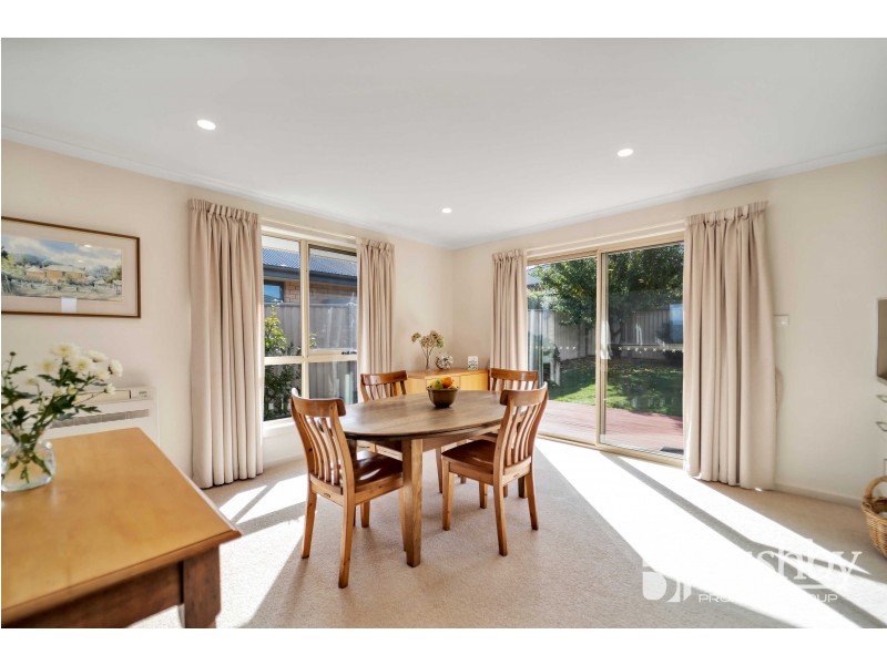 18 Dafnis Drive, Newnham TAS 7248