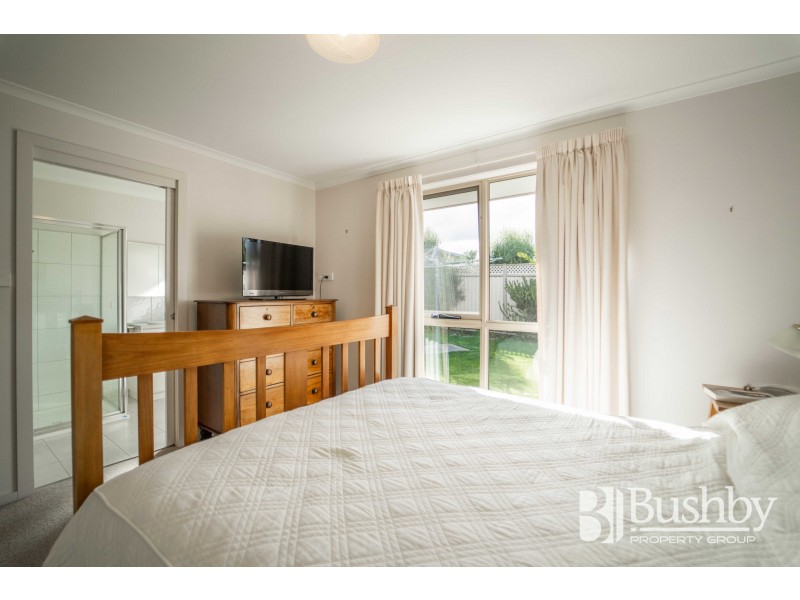 18 Dafnis Drive, Newnham TAS 7248