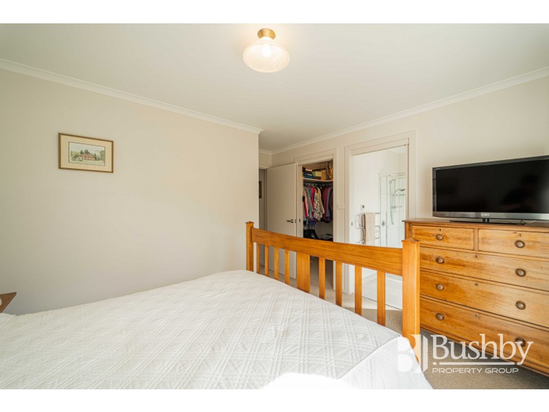 18 Dafnis Drive, Newnham TAS 7248