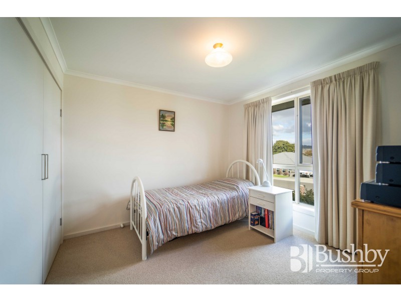 18 Dafnis Drive, Newnham TAS 7248