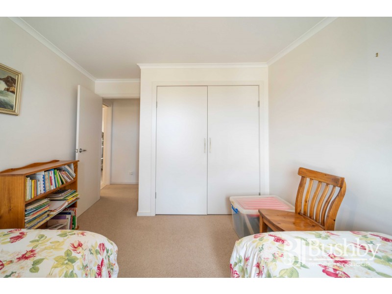 18 Dafnis Drive, Newnham TAS 7248