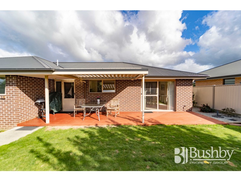 18 Dafnis Drive, Newnham TAS 7248