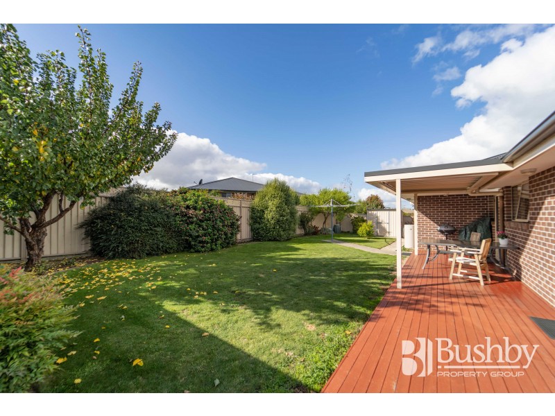 18 Dafnis Drive, Newnham TAS 7248