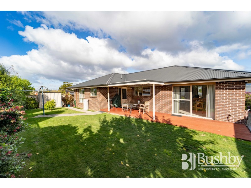 18 Dafnis Drive, Newnham TAS 7248