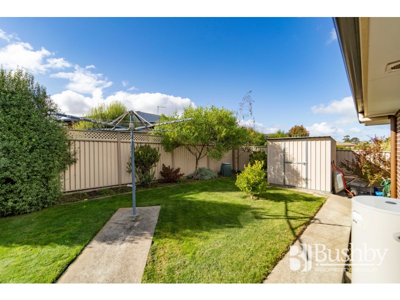 18 Dafnis Drive, Newnham TAS 7248