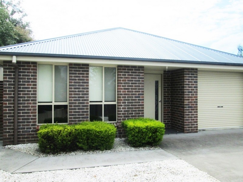 2/12 Bethune Place, Newnham TAS 7248