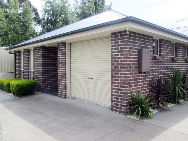 2/12 Bethune Place, Newnham TAS 7248