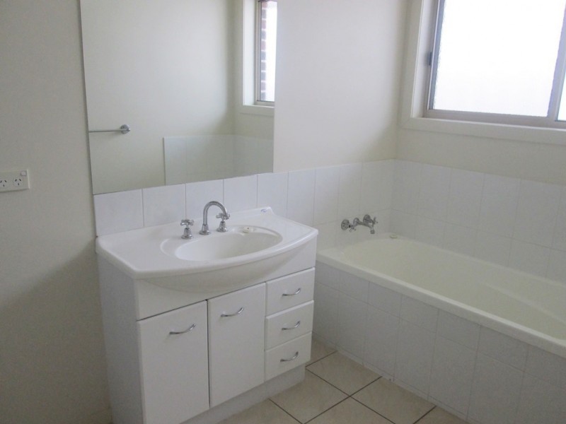 2/12 Bethune Place, Newnham TAS 7248