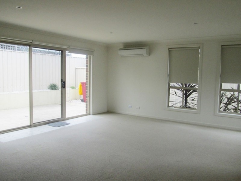 2/12 Bethune Place, Newnham TAS 7248