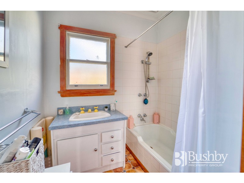 3 Swan Street, Newnham TAS 7248