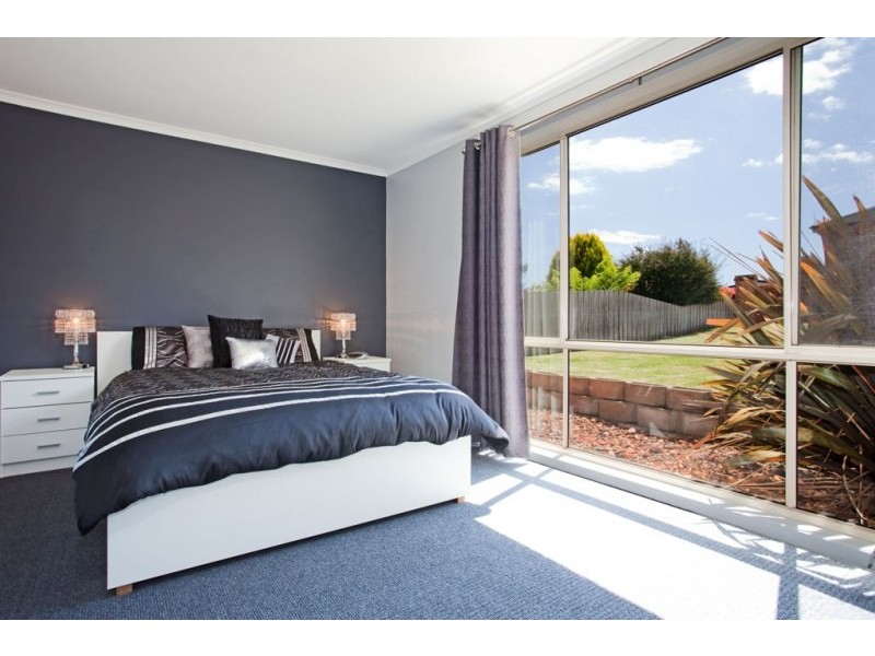 3 Picasso Place, Newnham TAS 7248
