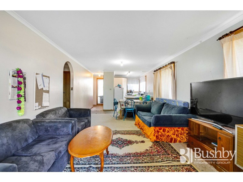 1/1-3 Newnham Close, Newnham TAS 7248