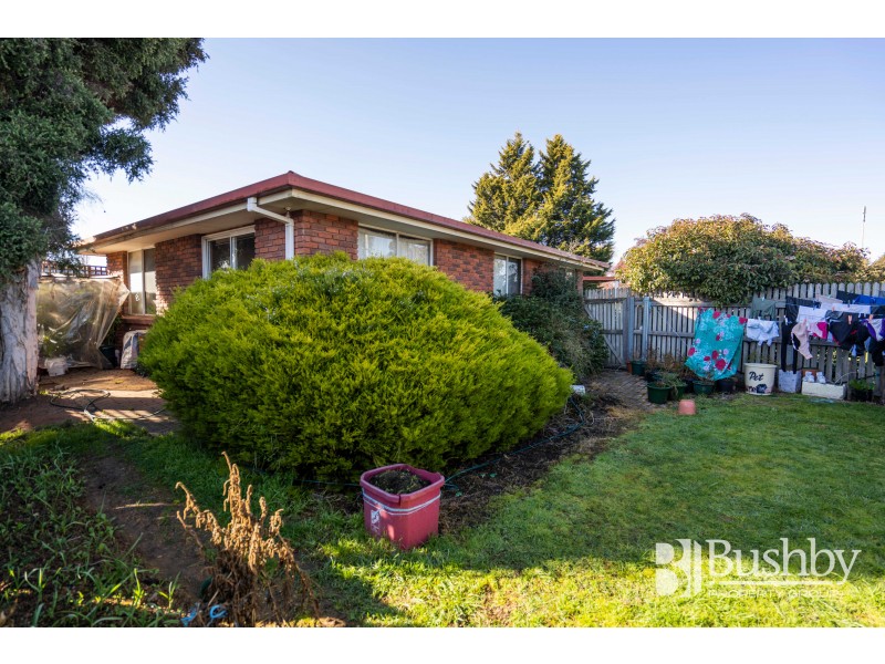 1/1-3 Newnham Close, Newnham TAS 7248