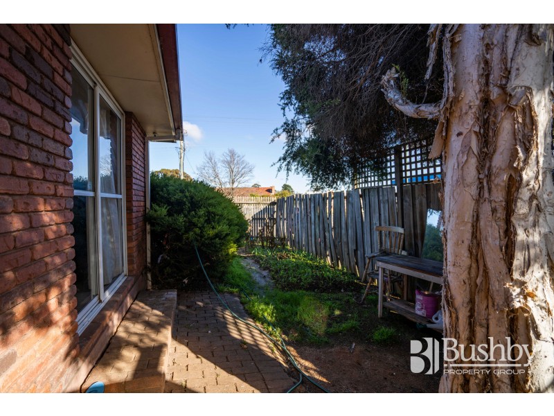 1/1-3 Newnham Close, Newnham TAS 7248