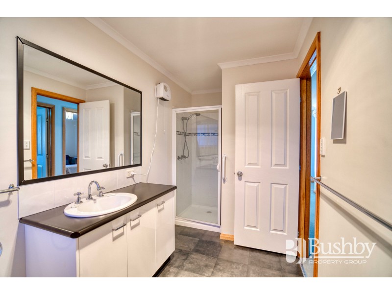 6 Bethune Place, Newnham TAS 7248