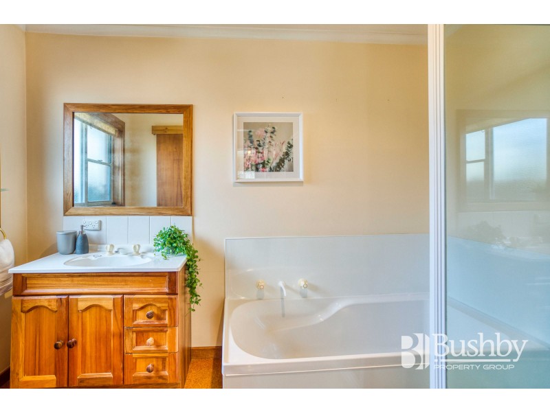 1 Kensington Gardens, Norwood TAS 7250