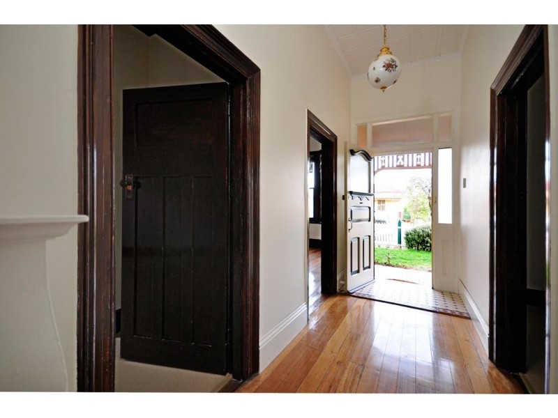 8 Henty Street, Invermay TAS 7248