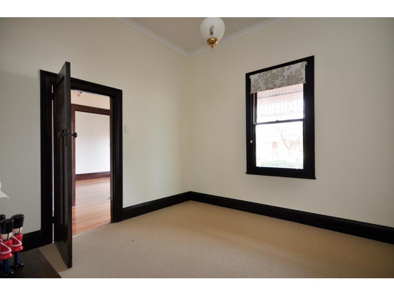 8 Henty Street, Invermay TAS 7248