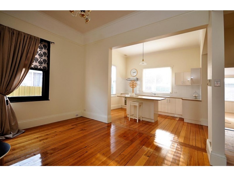 8 Henty Street, Invermay TAS 7248