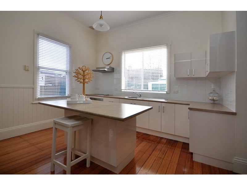 8 Henty Street, Invermay TAS 7248