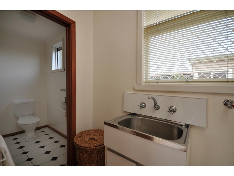 8 Henty Street, Invermay TAS 7248