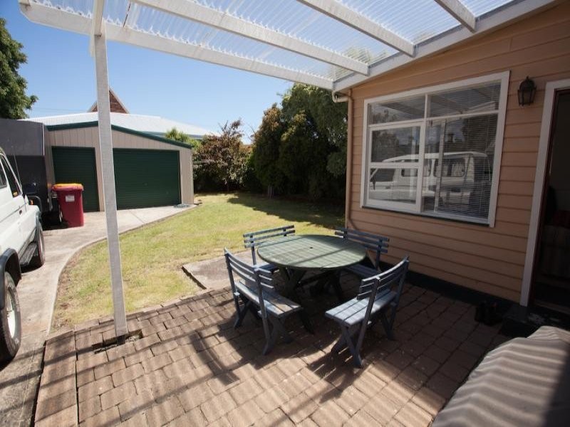 8 Henty Street, Invermay TAS 7248