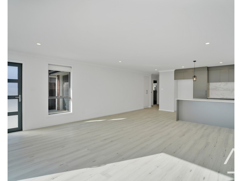 2/10 Herring Street, Punchbowl TAS 7249