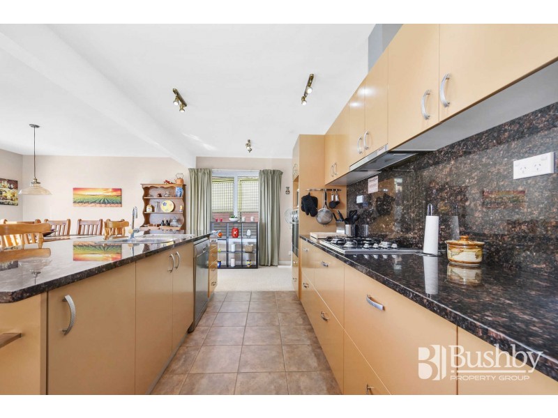 25 Helenwood Grove, Newnham TAS 7248